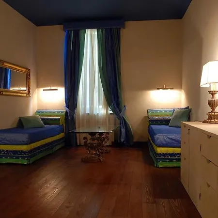 Castello Di Pontebosio Luxury מלון 4*