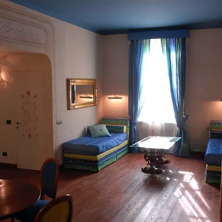 Castello Di Pontebosio Luxury Hotel 4*
