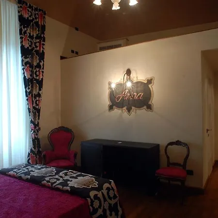 Castello Di Pontebosio Luxury מלון 4*