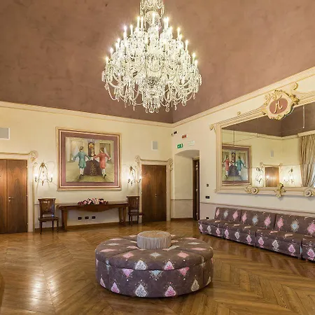 酒店 蒙迪果西奥城堡豪华度假酒店 Licciana Nardi