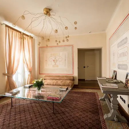 מלון Castello Di Pontebosio Luxury