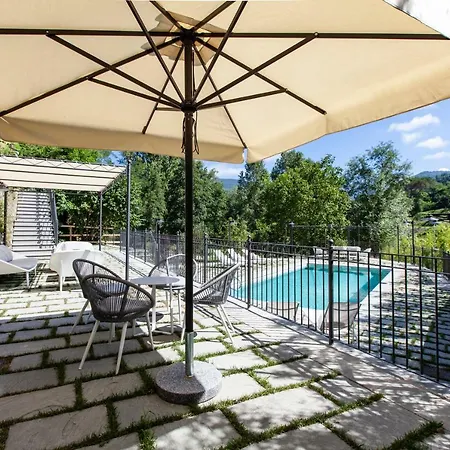 Castello Di Pontebosio Luxury מלון 4*
